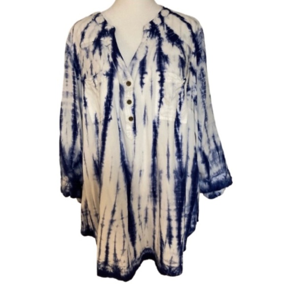 torrid Tops - EUC Torrid Harper Blue Ikat Tie Dye Blouse Plus Size 3X